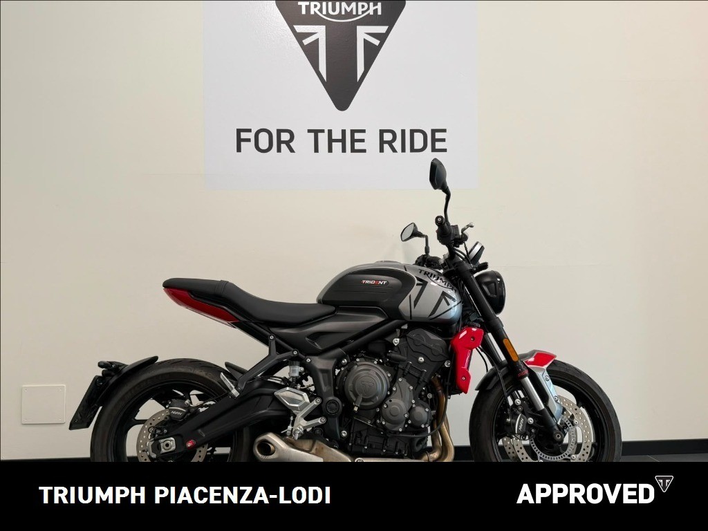 TRIUMPH Trident 660 Diablo Red / Sapphire Black Abs