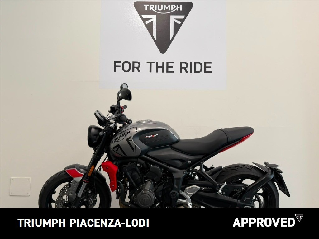 TRIUMPH Trident 660 Diablo Red / Sapphire Black Abs