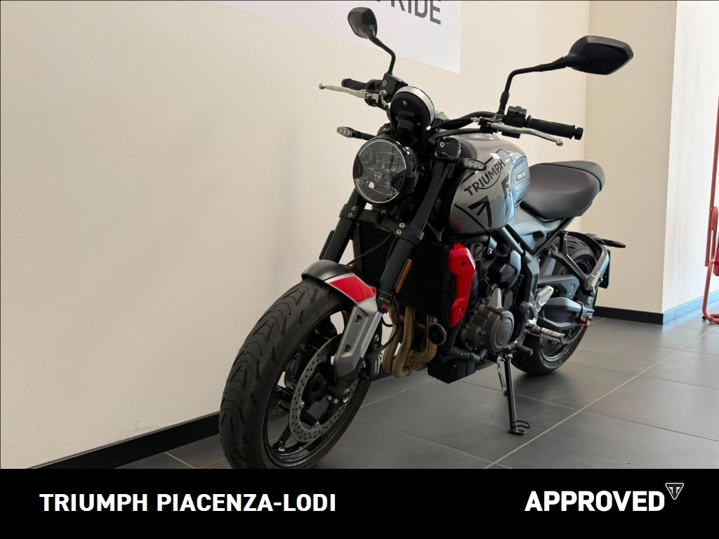 TRIUMPH Trident 660 Diablo Red / Sapphire Black Abs